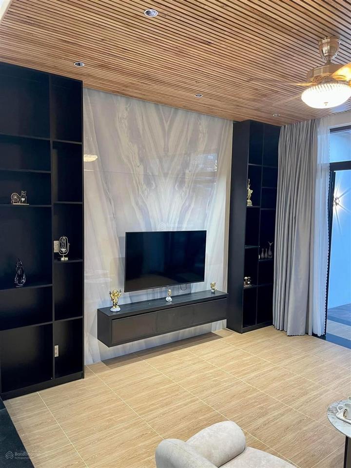 Bán gấp nhà 2 lầu 6x17. giá 900 triệu gần vòng xoay an lạc, bình chánh
