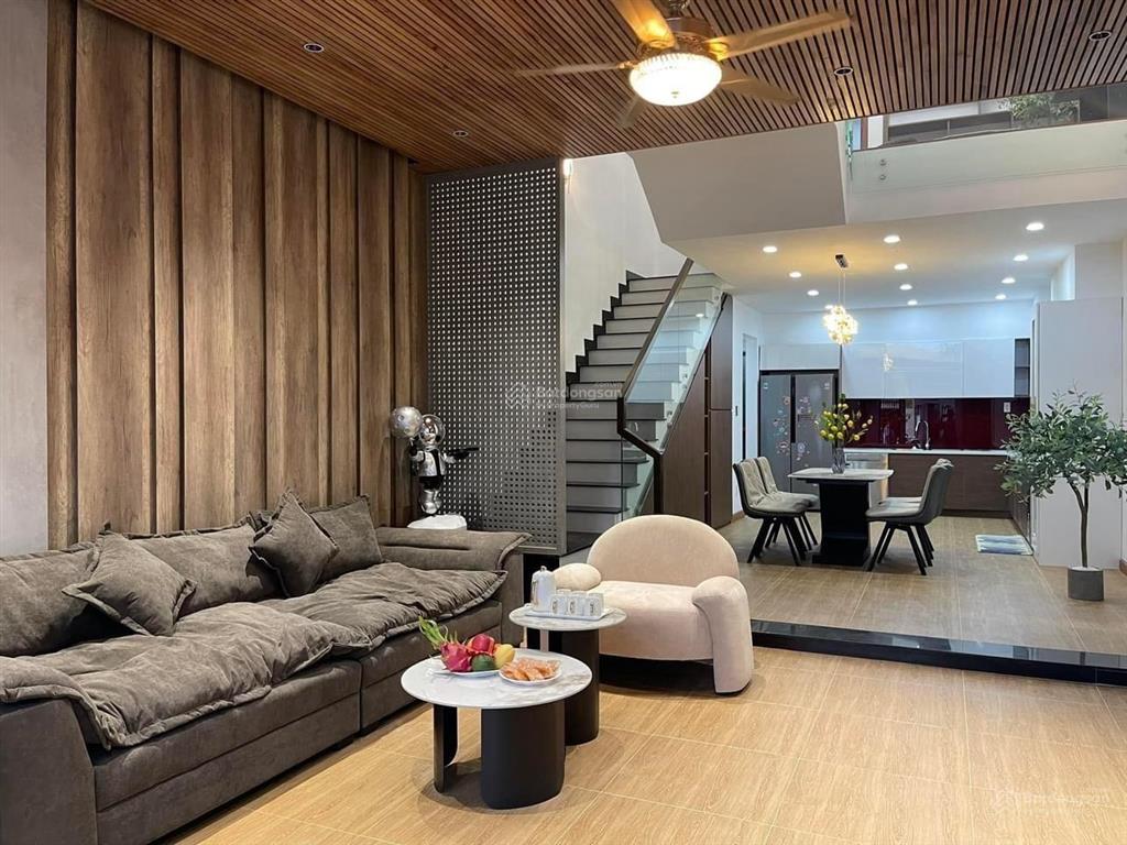 Bán gấp nhà 2 lầu 6x17. giá 900 triệu gần vòng xoay an lạc, bình chánh