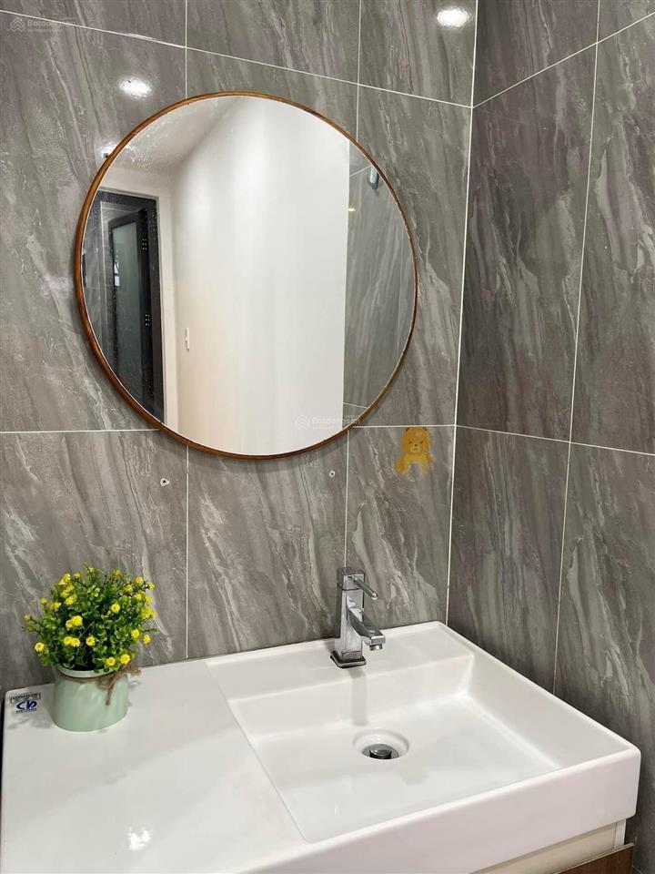 Bán gấp nhà 2 lầu 6x17. giá 900 triệu gần vòng xoay an lạc, bình chánh