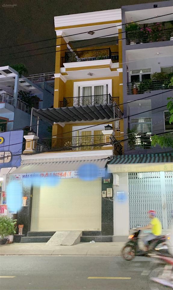 Bán gấp nhà 1 lầu 8x20m, nằm ngay chợ bờ ngựa. giá 920 triệu, đang cho thuê 28 triệu/tháng