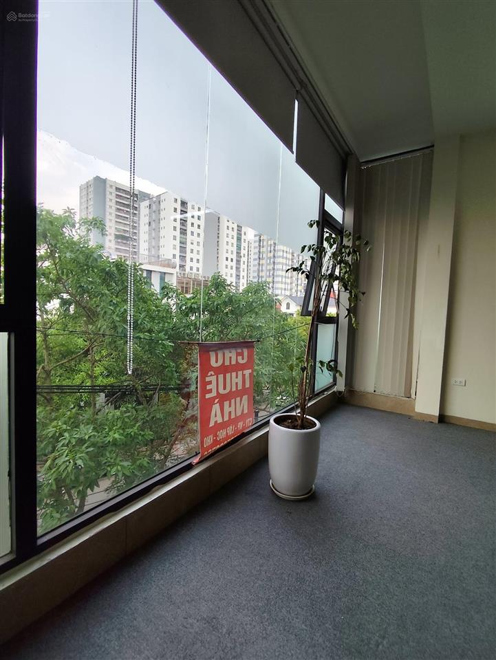 Cho thuê văn phòng linh đàm mặt phố bùi quốc khái ô tô đỗ 6.5 triệu/tháng