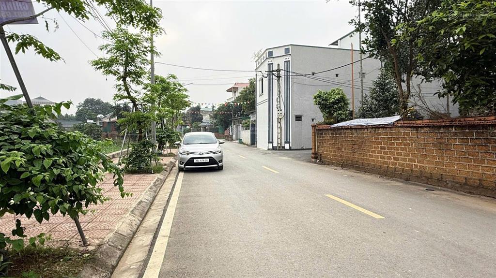 Bán đất tân xã nhỉnh 3 tỷ gần hồ tân xã, sát vách công nghệ cao phù hợp xây nhà trọ cho thuê