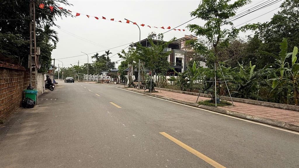 Bán đất tân xã nhỉnh 3 tỷ gần hồ tân xã, sát vách công nghệ cao phù hợp xây nhà trọ cho thuê