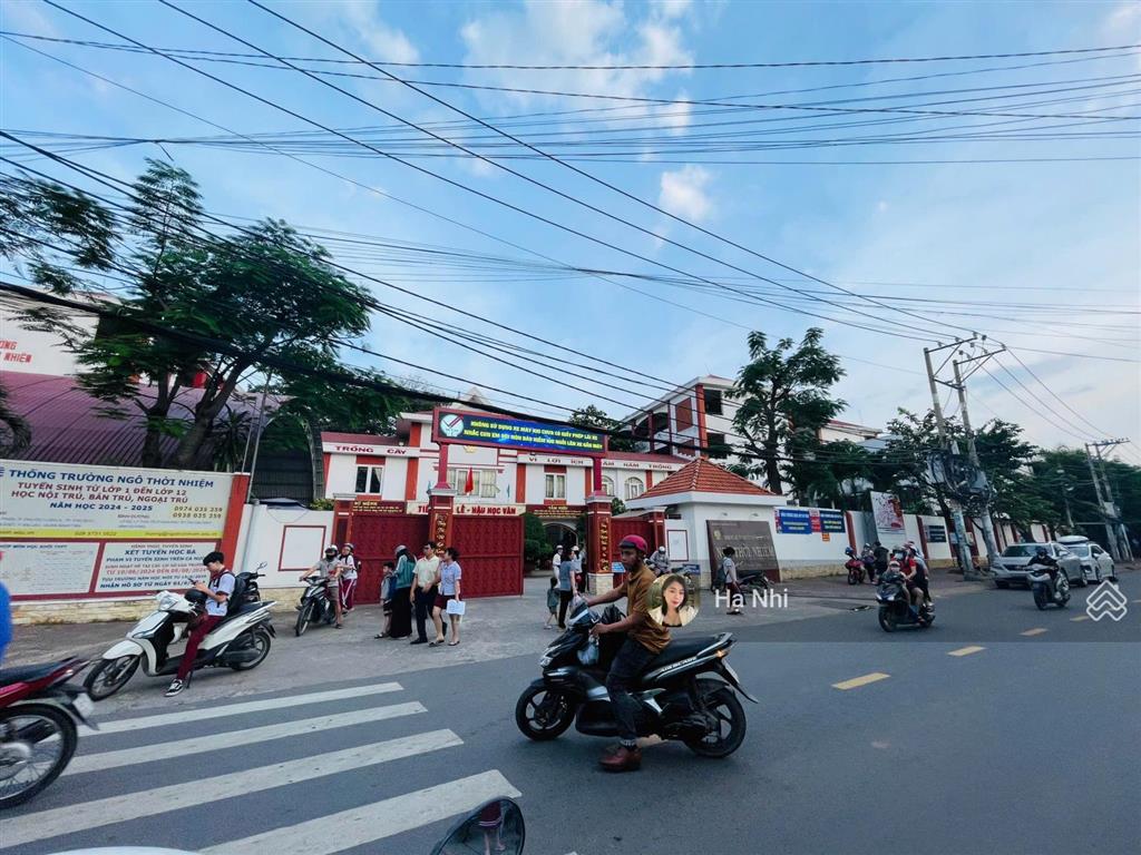 Bán đất tặng dãy trọ 192m2 có sẵn tn 17.5tr/th, hxh thông đ hồ bá phấn, cách ga metro 500m