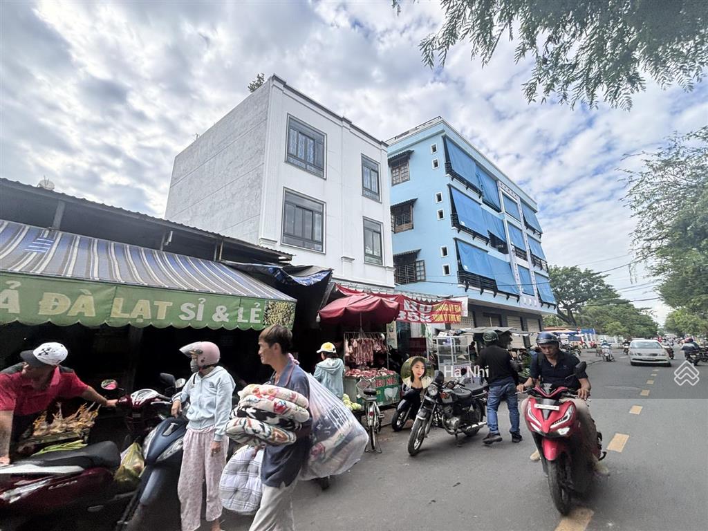 Vị trí đẹp  diện tích hiếm! quỹ đất lớn 270m2 ngang 12m ngay đại lộ 2 phước bình