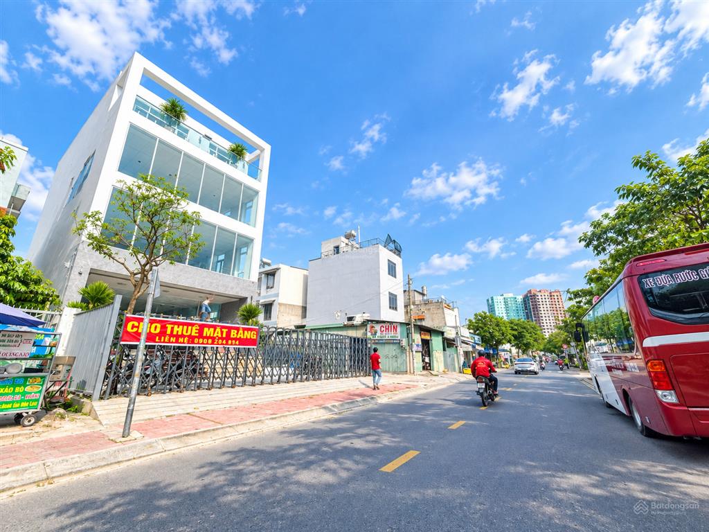 Hệ số cao! góc 2mt 10x17 đ. hồ bá phấn, cách ga metro 500m ngay trường ngô thời nhiệm phướng long a
