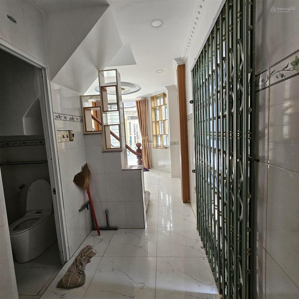 Bán gấp nhà mặt phố vị trí kinh doanh tại huỳnh tấn phát, nhà bè, 2,38 tỷ, 24m2, 4pn, 3wc
