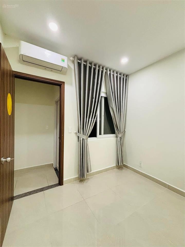 Cần cho thuê 1 phòng ngủ có nội thất ở ngay tại cc topaz q8 có parc mall