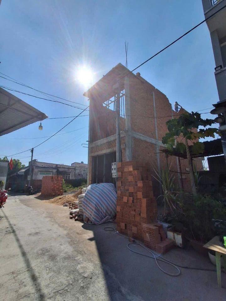 Nhà mới xây sr hoàn công 3.39 tỷ _84m2_1 lầu 1 trệt _sân ô tô 