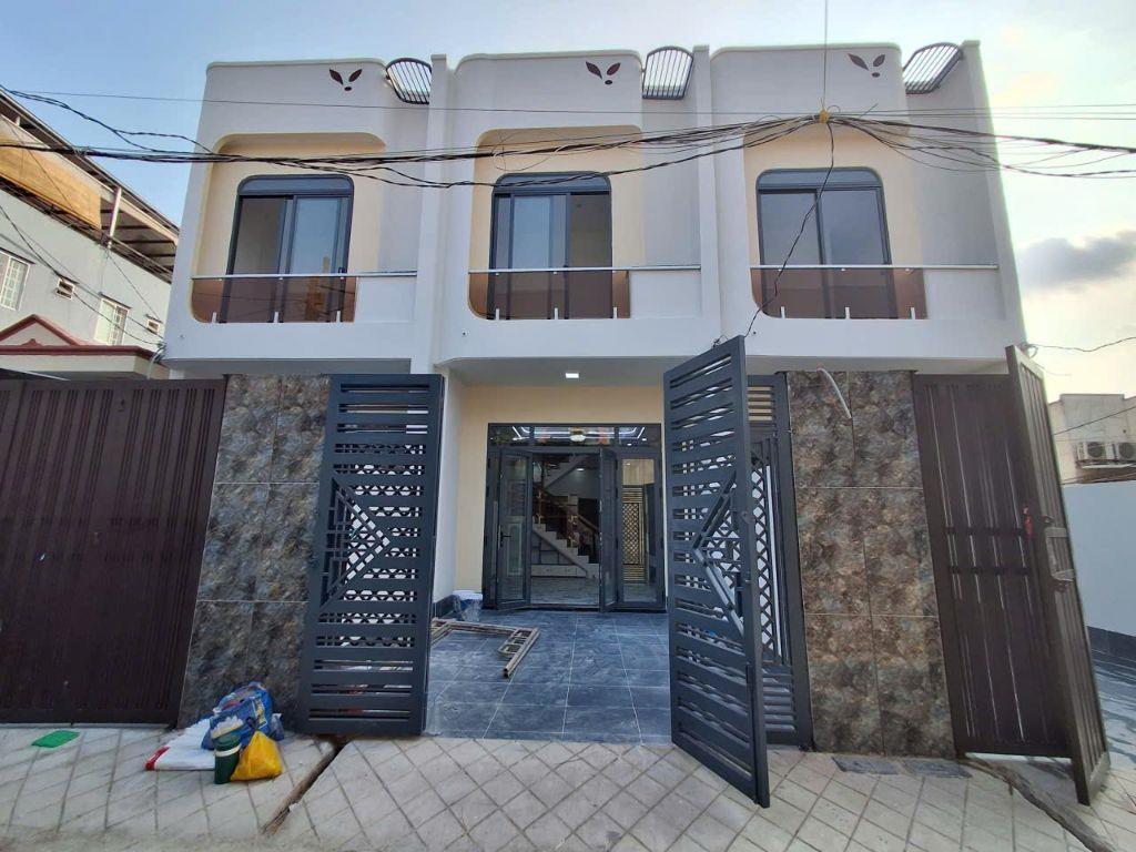 Nhà 1 lầu 1 trệt mới xây 3.3 tỷ _70 m2, sr hoàn công _3 phòng ngủ 