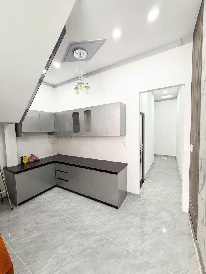 Nhà mới xây sr hoàn công 3.45 tỷ _61 m2_1 lầu 1 trệt sát đường Nguyễn Tri Phương 