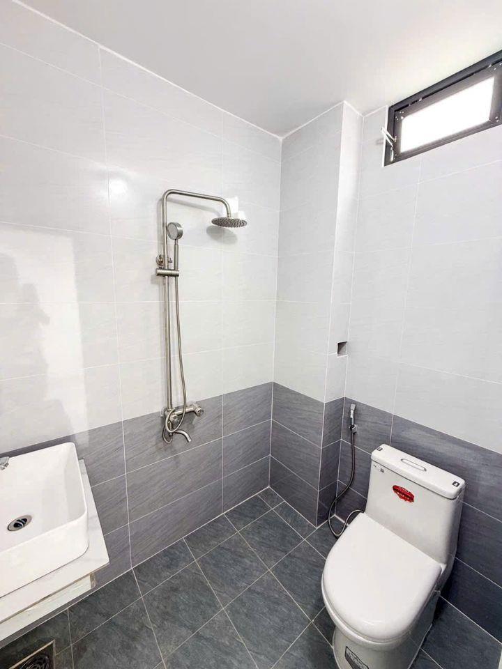 Nhà mới xây sr hoàn công 3.45 tỷ _61 m2_1 lầu 1 trệt sát đường Nguyễn Tri Phương 
