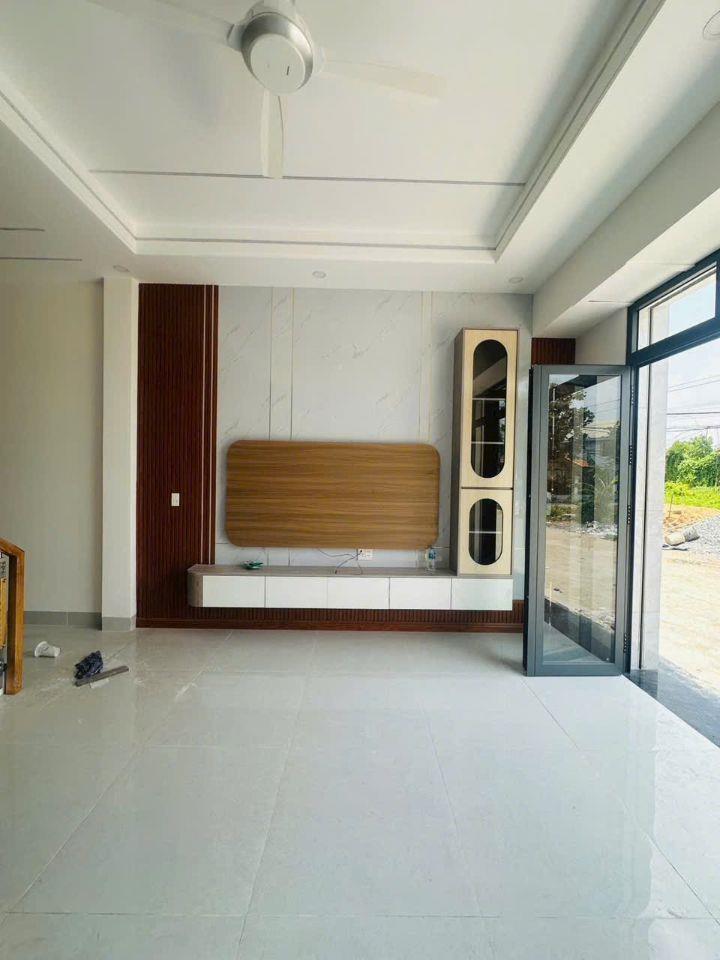 Nhà sr hoàn công 2.99 tỷ _1 lầu 1 trệt _64 m2, đường 6 m