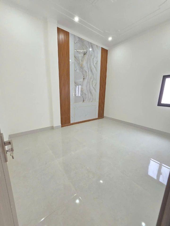 Nhà sr hoàn công 2.99 tỷ _1 lầu 1 trệt _64 m2, đường 6 m