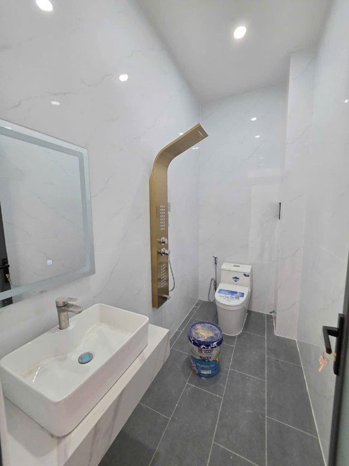 Nhà sr hoàn công 2.99 tỷ _1 lầu 1 trệt _64 m2, đường 6 m