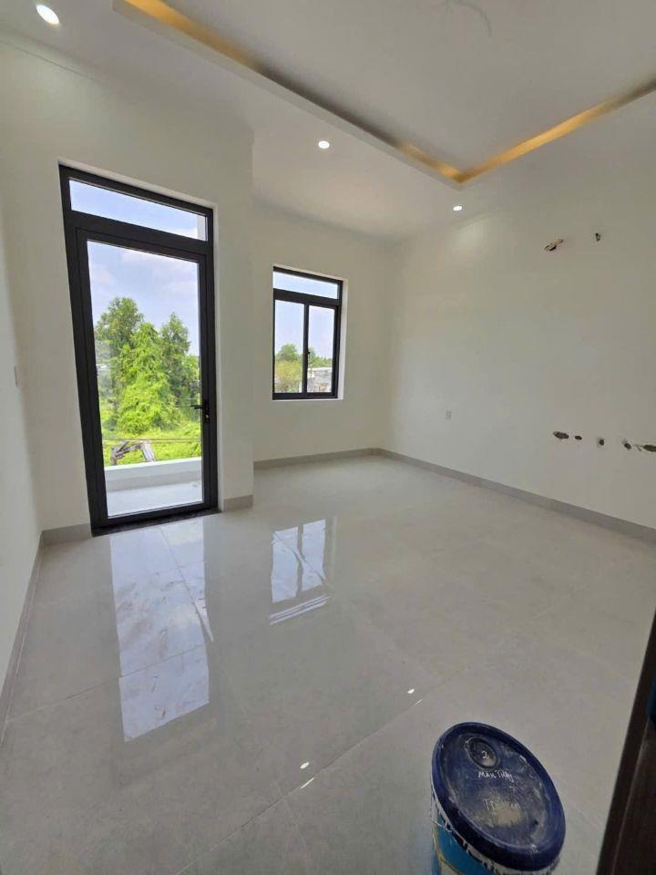 Nhà sr hoàn công 2.99 tỷ _1 lầu 1 trệt _64 m2, đường 6 m