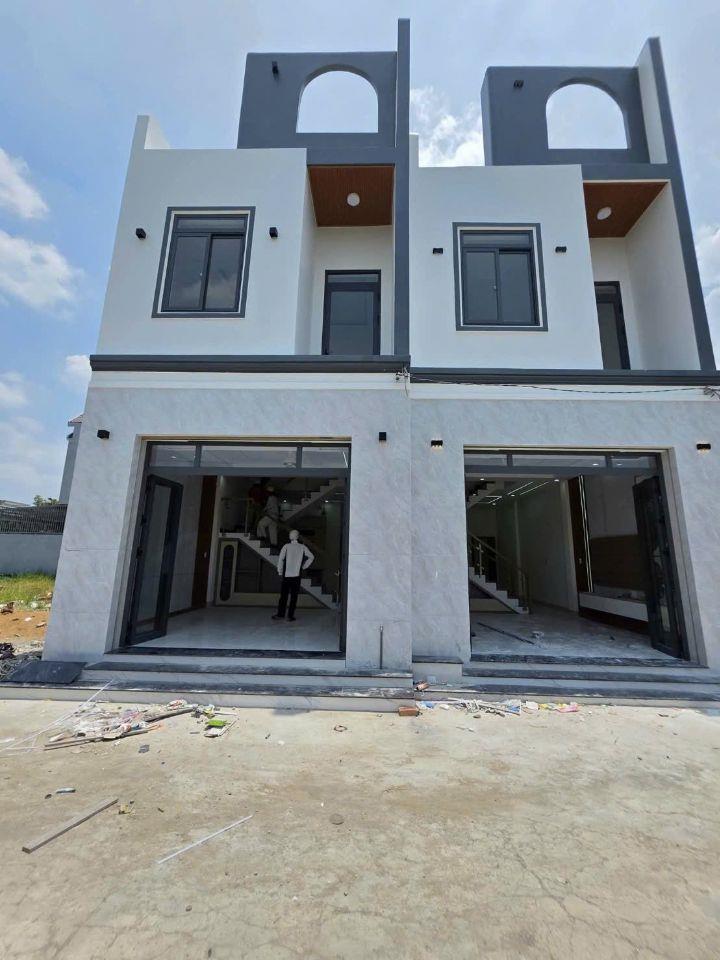 Nhà sr hoàn công 2.99 tỷ _1 lầu 1 trệt _64 m2, đường 6 m