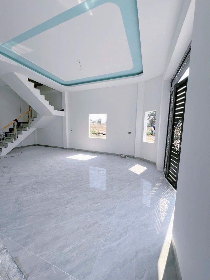 Nhà góc 2 mặt tiền 3.1 tỷ _70m2_ 1 lầu 1 trệt, đường 6m