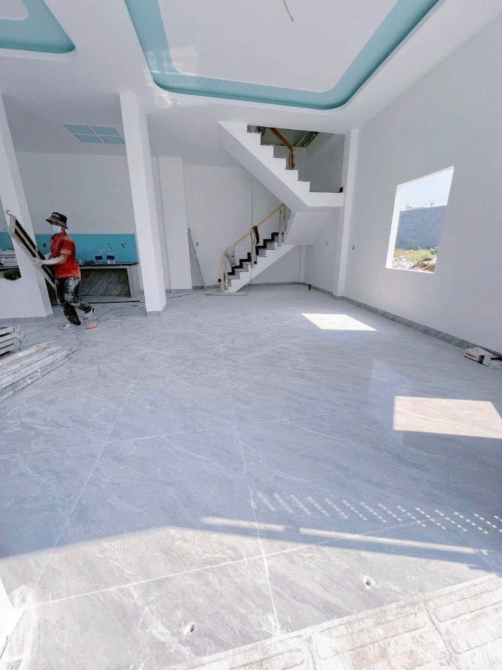 Nhà góc 2 mặt tiền 3.1 tỷ _70m2_ 1 lầu 1 trệt, đường 6m
