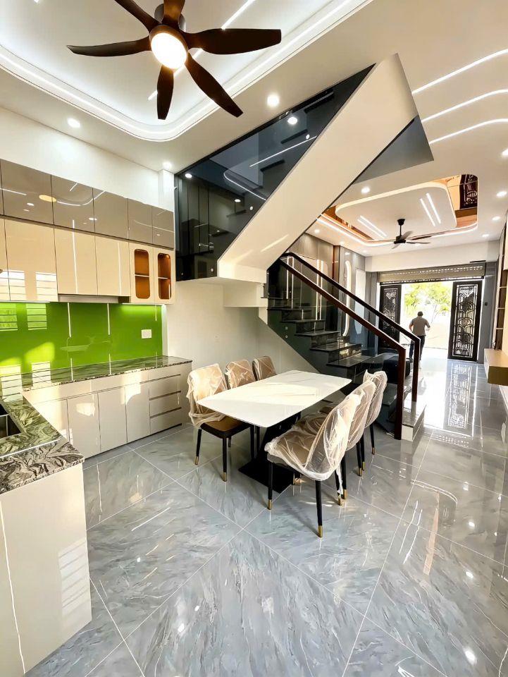 Nhà sr hoàn công 3.2 tỷ_70 m2_1 lầu 1 trệt ,3 phòng ngủ sát khu tđc Bửu Hòa