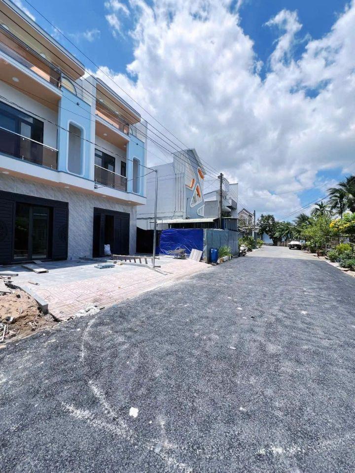Nhà mới xây sr hoàn công 4.3 tỷ_80 m2_1 lầu 1 trệt _sân ô tô