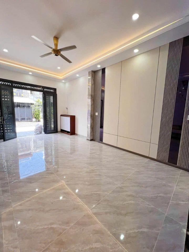 Nhà mới xây sr hoàn công 4.3 tỷ_80 m2_1 lầu 1 trệt _sân ô tô