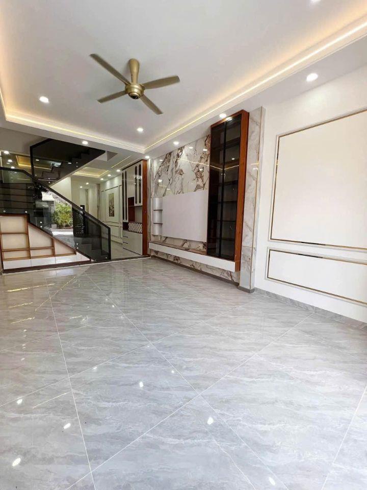 Nhà mới xây sr hoàn công 4.3 tỷ_80 m2_1 lầu 1 trệt _sân ô tô