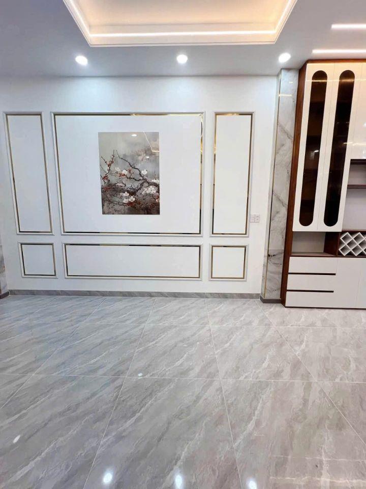 Nhà mới xây sr hoàn công 4.3 tỷ_80 m2_1 lầu 1 trệt _sân ô tô