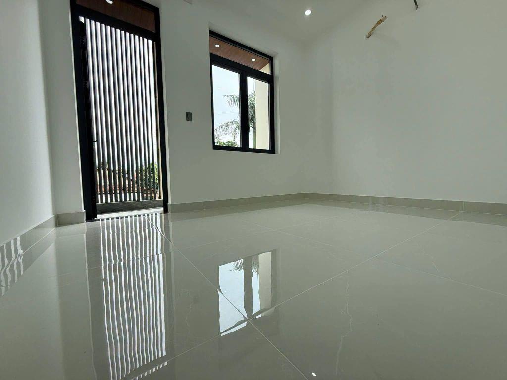 Nhà 2 lầu 1 trệt mới xây 3.7 tỷ _60m2_sân ô tô