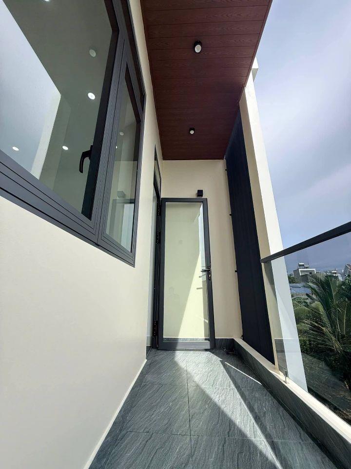 Nhà 2 lầu 1 trệt mới xây 3.7 tỷ _60m2_sân ô tô