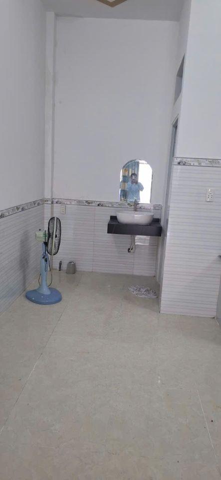 Nhà sổ riêng , hoàn công 2.95 tỷ_79 m2_1 lầu 1 trệt ,sân ô tô