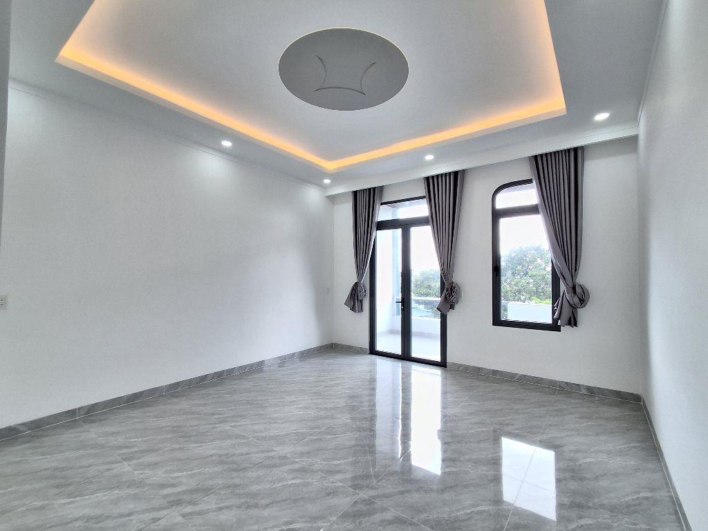 Nhà 2 lầu 1 trệt mới  xây ,đường 8m 5.2 tỷ_100m2