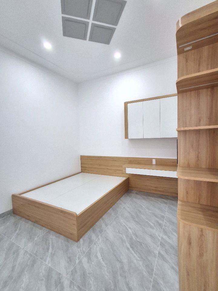 Nhà 2 lầu 1 trệt mới  xây ,đường 8m 5.2 tỷ_100m2