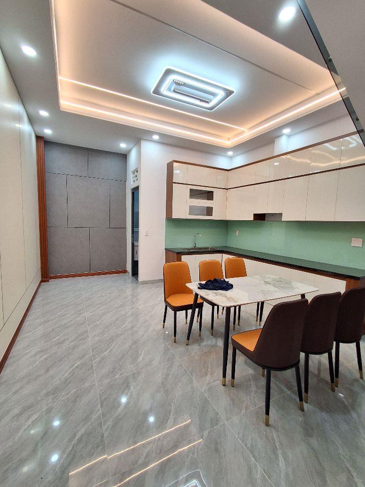 Nhà 2 lầu 1 trệt mới  xây ,đường 8m 5.2 tỷ_100m2