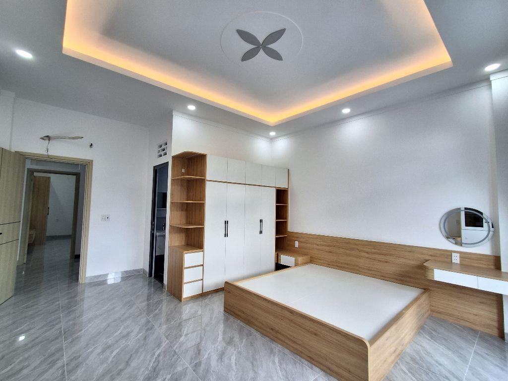 Nhà 2 lầu 1 trệt mới  xây ,đường 8m 5.2 tỷ_100m2