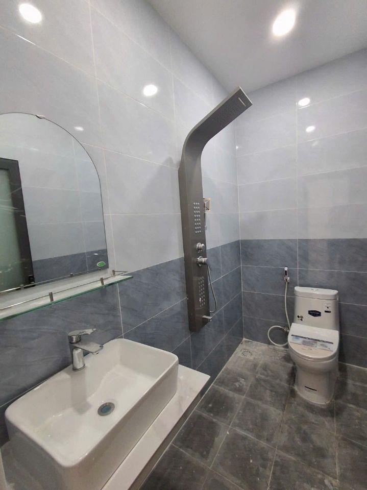 Nhà sr hoàn công mới xây 2 lầu 1 trệt 4.3 tỷ _81 m2, đường nhựa 12m khu TĐC Bửu Hòa 