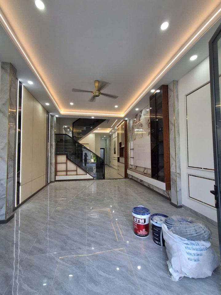 Nhà sr hoàn công mới xây 2 lầu 1 trệt 4.3 tỷ _81 m2, đường nhựa 12m khu TĐC Bửu Hòa 