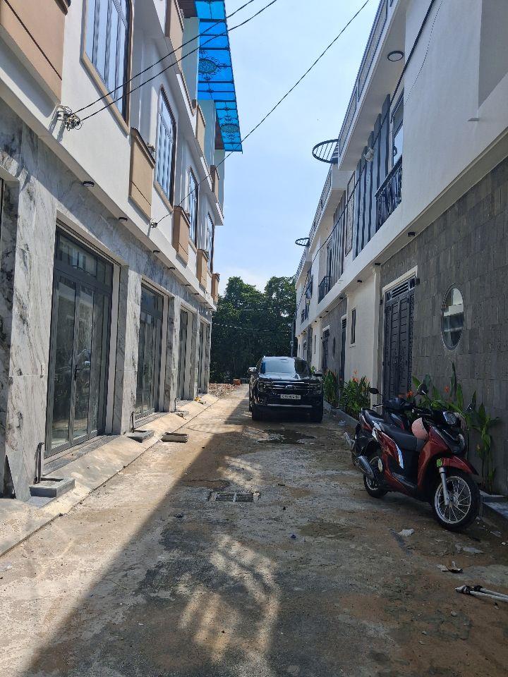 Nhà sổ riêng mới xây 2.8 tỷ _1 lầu 1 trệt_60m2_3 phòng ngủ, đường ô tô
