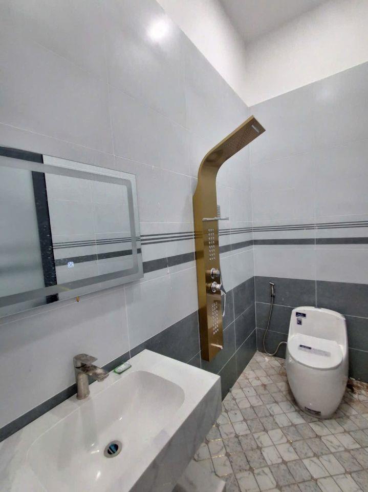 Nhà 1 lầu 1 trệt mới xây 2.8 tỷ _63m2 _ đường ô tô, 3 phòng ngủ