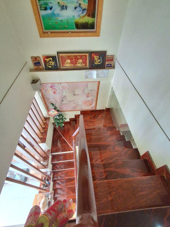 Nhà mặt tiền 12m,1 lầu 1 trệt 68m2, 3 phòng ngủ