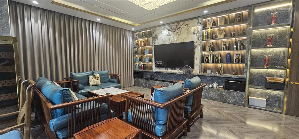 Cho thuê nguyên sàn tầng trệt 339m2 thích hợp coffee, nhà hàng, spa, vp cao cấp giá tốt