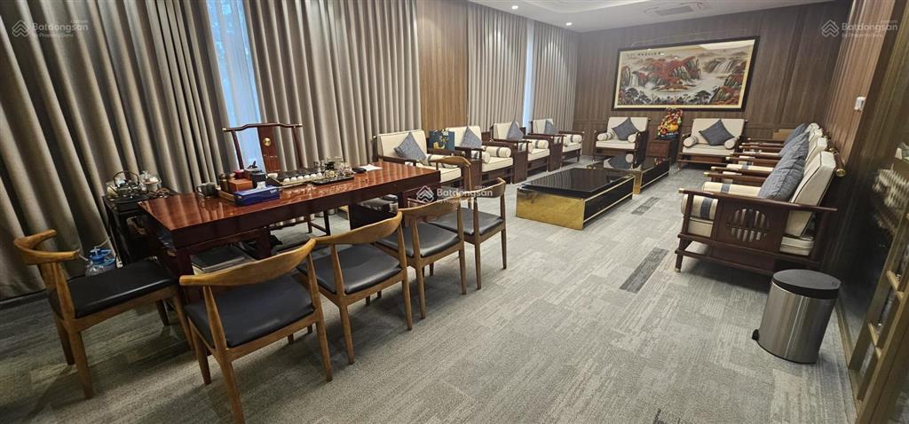 Cho thuê nguyên sàn tầng trệt 339m2 thích hợp coffee, nhà hàng, spa, vp cao cấp giá tốt