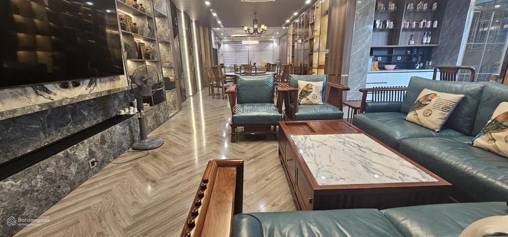 Cho thuê nguyên sàn tầng trệt 339m2 thích hợp coffee, nhà hàng, spa, vp cao cấp giá tốt