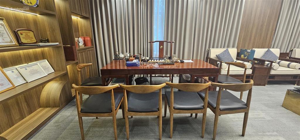 Cho thuê nguyên sàn tầng trệt 339m2 thích hợp coffee, nhà hàng, spa, vp cao cấp giá tốt
