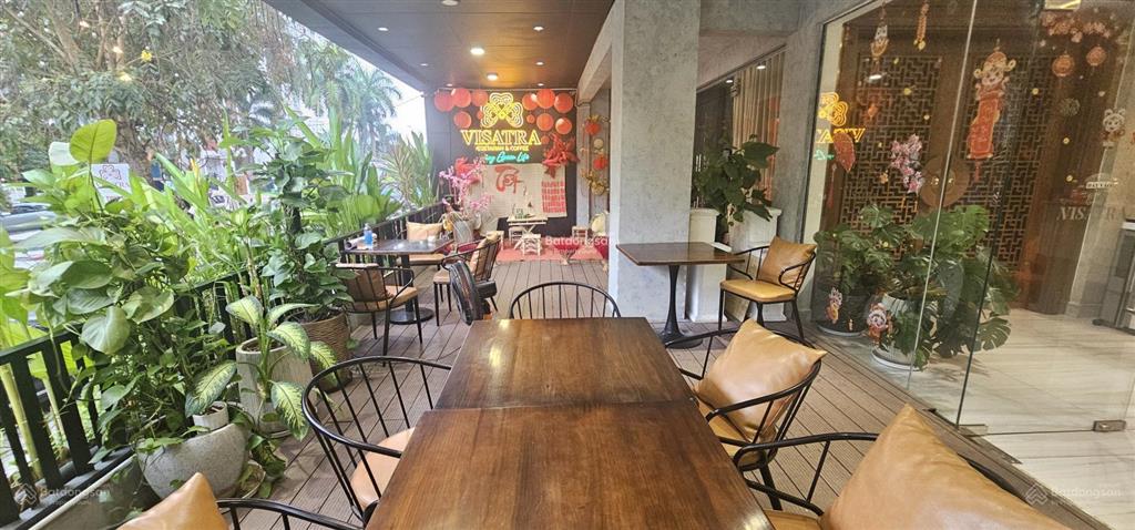 Cho thuê nguyên sàn tầng 2, diện tích 328 m2 thích hợp coffee, nhà hàng, spa, vp cao cấp giá tốt