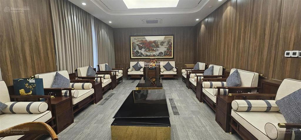 Cho thuê 2 sàn văn phòng  tổng diện tích  667m2  thích hợp kinh doanh nhà hàng, coffee,văn phòng
