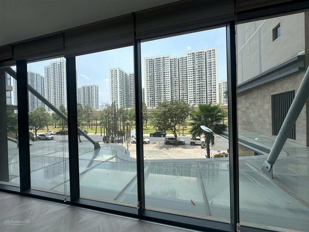 Cho thuê shophouse duplex 130m2 masterise centre point  vinhomes grand park