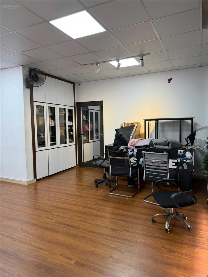 Chỉ với 15tr thuê văn phòng full bàn ghế làm việc vào ngay giá rẻ 0902 131 ***