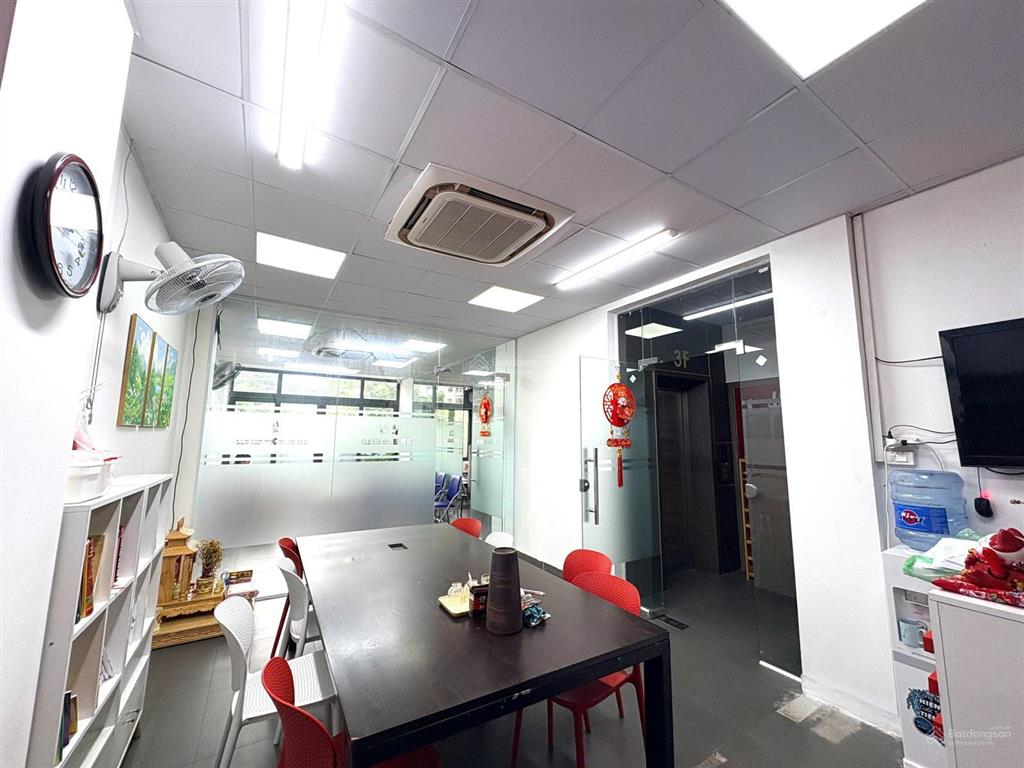 Cho thuê văn phòng mặt đường hàm nghi vị trí đẹp view đẹp thoáng oto đỗ cửa thoải mái
