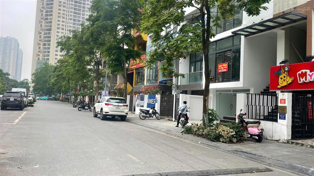 Cho thuê văn phòng mặt đường hàm nghi vị trí đẹp view đẹp thoáng oto đỗ cửa thoải mái